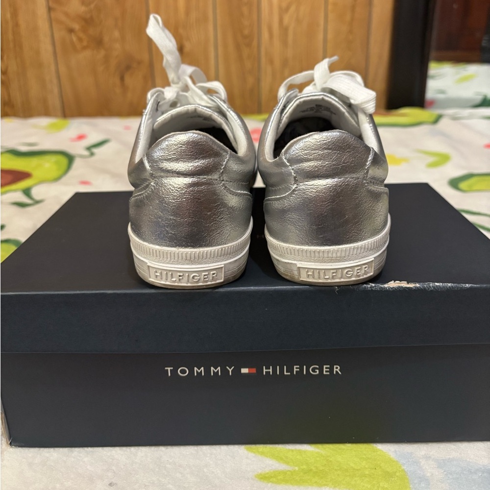 Shoes - Picture 4 of 5